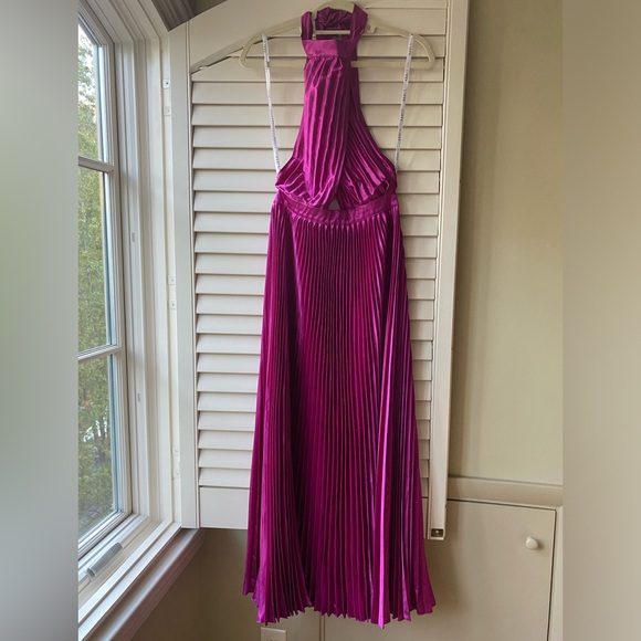 NWT REVOLVE L’idee Renaissance pleated halter gown in magenta / purple / grape 4 - Picture 2 of 11